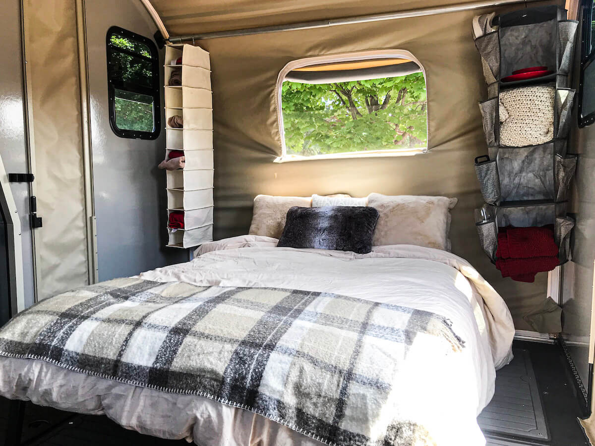  Ultimate Comfort on the Road: Exploring the Benefits of a King Bed Travel Trailer